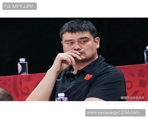 姚明与洛佩兹的巅峰对决谁将胜出篮球场上的传奇较量