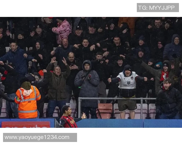 意甲焦点战波尔图与阿森纳战平乌龙球引发争议判罚全场沸腾